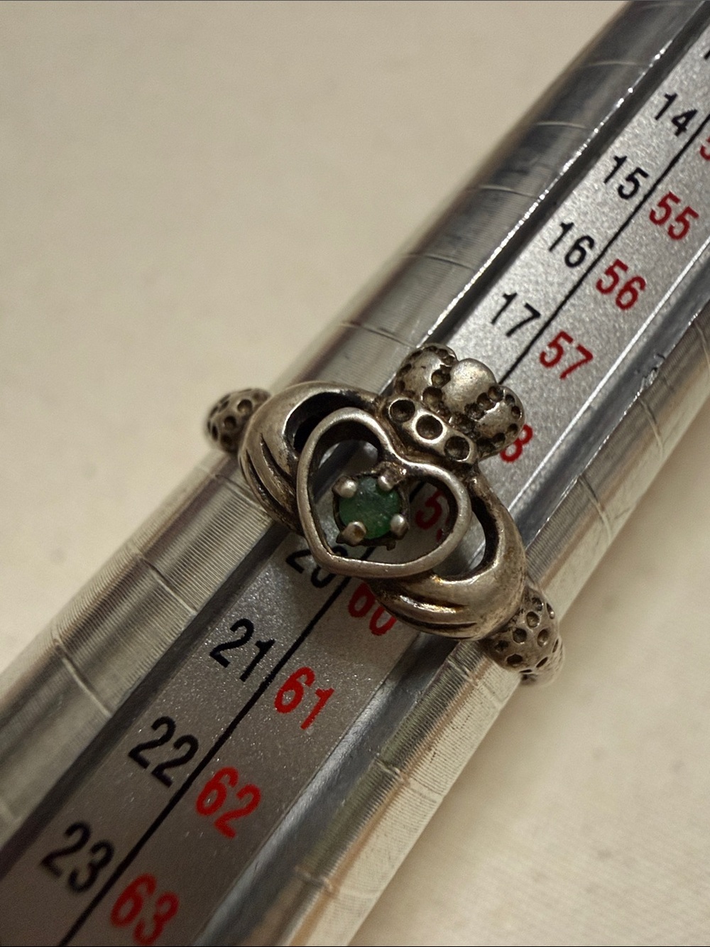 Sterling Silver 925 Green Stone Claddagh Ring size 9